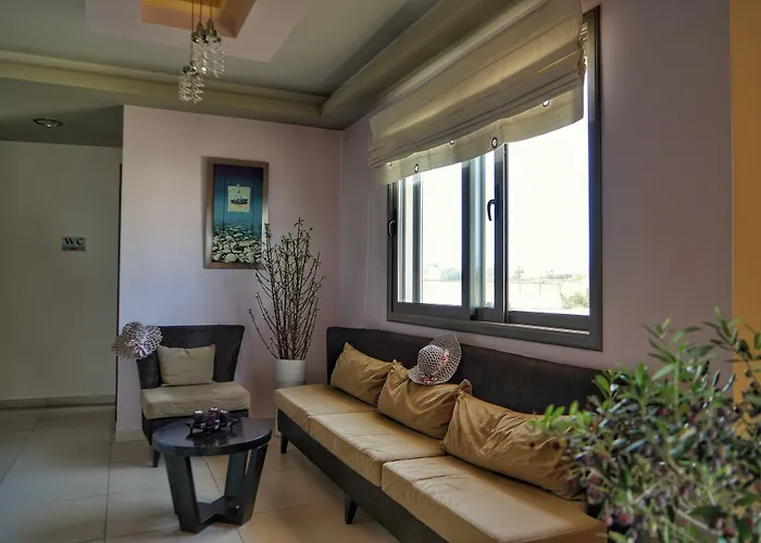 Отель Kokkoni Beach