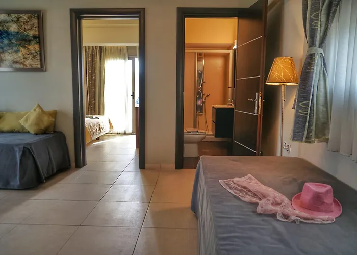 Kokkoni Beach Отель 2*