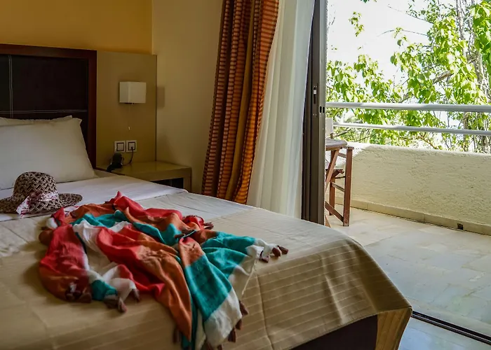 Отель Kokkoni Beach 2*